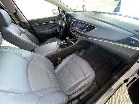 Used 2020 Buick Enclave Essence FWD image 39