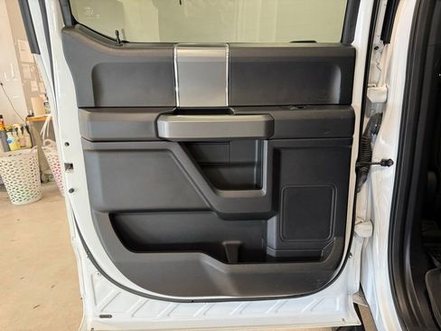 Used 2017 Ford F150 XLT w/ Equipment Group 302A Luxury AWD/4WD image 15