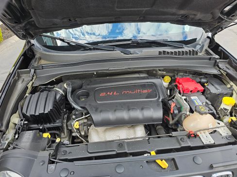 Used 2018 Jeep Renegade Sport w/ Power & Air Group image 19