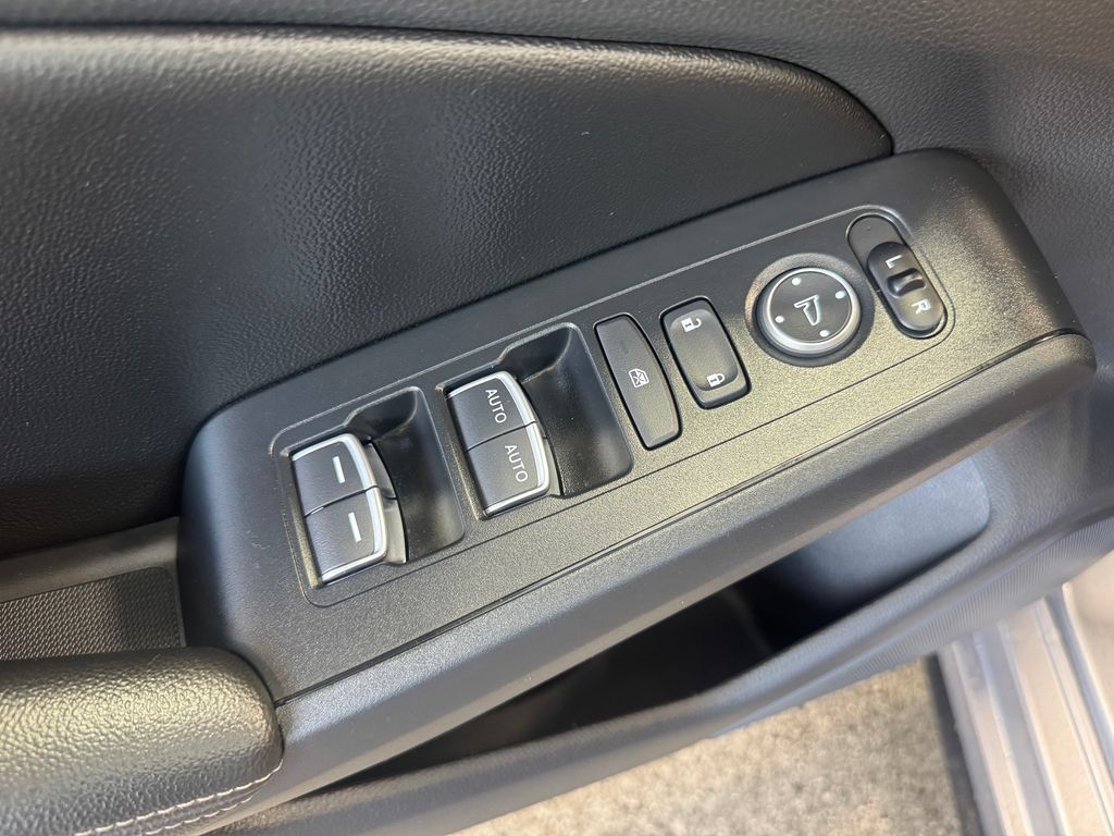 Used 2024 Honda Civic EX-L image 12