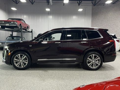 Certified 2021 Cadillac XT6 Premium Luxury AWD/4WD image 2