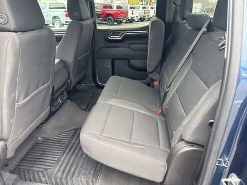 Used 2023 Chevrolet Silverado 1500 LT AWD/4WD image 19