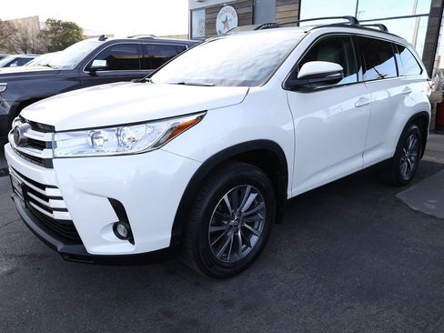 Used 2019 Toyota Highlander XLE image 39
