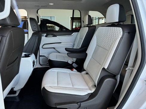 Certified 2024 GMC Acadia Denali w/ Super Cruise Package image 8