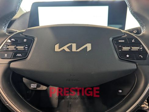 Used 2024 Kia EV6 Light RWD image 16