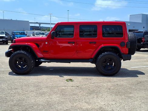 Used 2019 Jeep Wrangler Unlimited Sahara AWD/4WD image 25