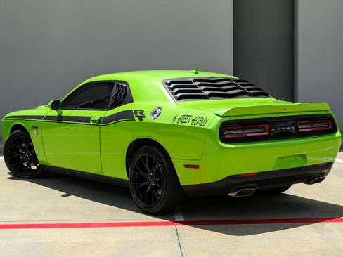Used 2015 Dodge Challenger R/T Plus RWD image 7