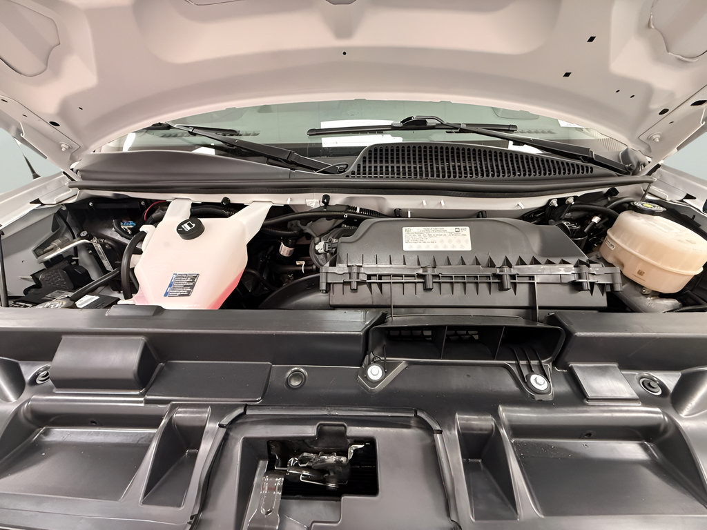 Used 2025 GMC Savana 2500 RWD image 17
