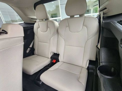 Used 2018 Volvo XC90 T6 Momentum w/ Convenience Package AWD/4WD image 12