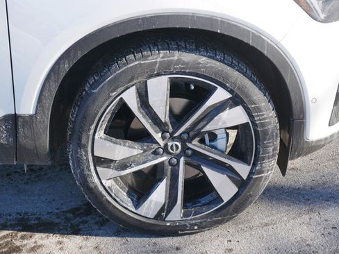 New 2026 Volvo XC40 B5 Ultra w/ Climate Package image 4