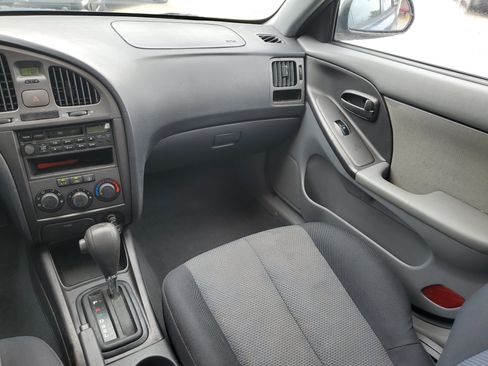 Used 2005 Hyundai Elantra GLS FWD image 12