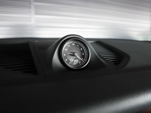 Used 2025 Porsche Macan image 20