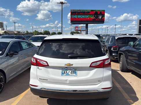 Used 2021 Chevrolet Equinox LT FWD image 9