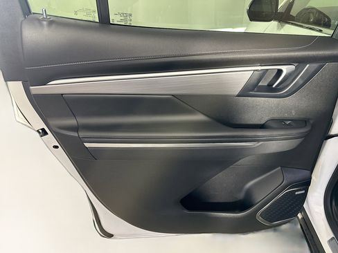 Used 2025 Buick Enclave Preferred image 26