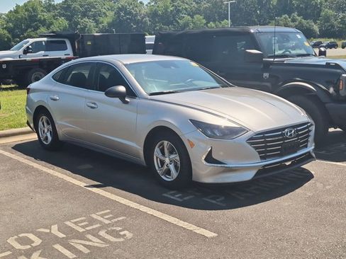 Used 2021 Hyundai Sonata SE w/ Cargo Package FWD image 2