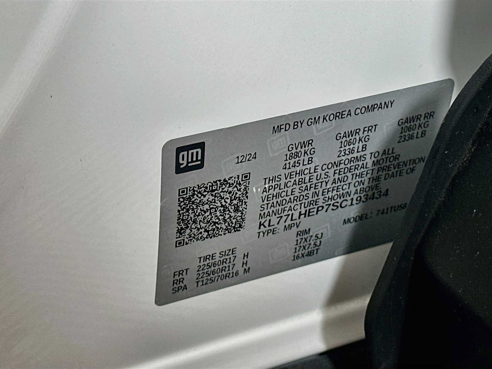 Used 2025 Chevrolet Trax LT w/ Sunroof Package FWD image 31