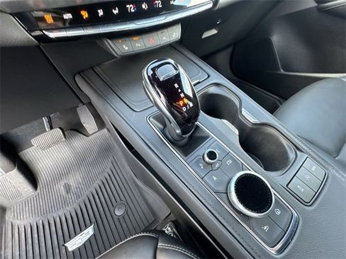 Used 2025 Cadillac XT4 Premium Luxury image 16