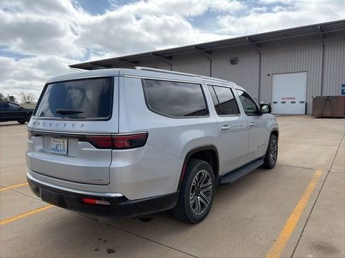 Used 2024 Jeep Wagoneer L Series II w/ Flexible Seating Group image 2