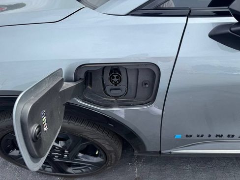 Used 2024 Chevrolet Equinox EV RS AWD/4WD image 19