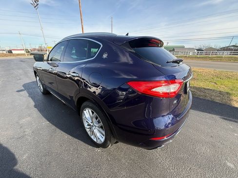 Used 2019 Maserati Levante GranLusso image 5