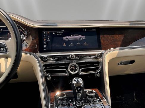 Used 2021 Bentley Flying Spur V8 AWD/4WD image 9