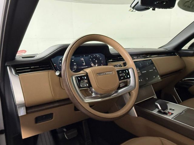 Certified 2025 Land Rover Range Rover Autobiography AWD/4WD image 5