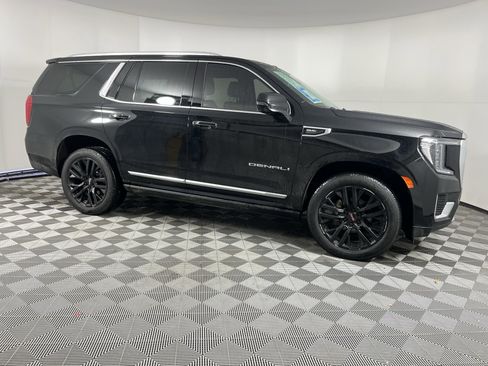 Used 2021 GMC Yukon Denali w/ Denali Premium Package image 6