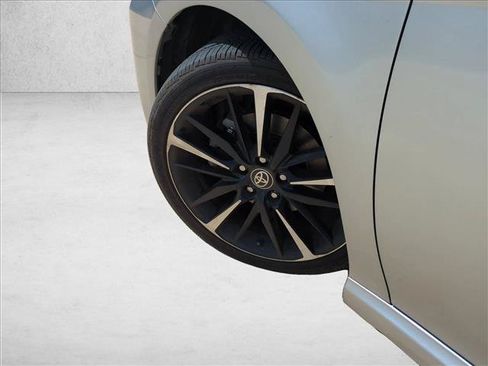 Certified 2020 Toyota Camry XSE FWD image 10