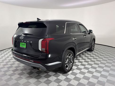 Used 2023 Hyundai Palisade Limited FWD image 9