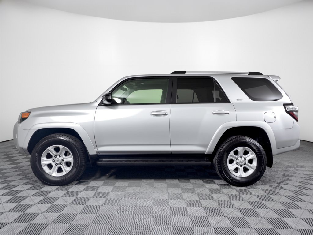 Used 2019 Toyota 4Runner SR5 AWD/4WD image 2