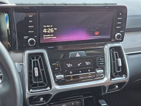 Used 2023 Kia Sorento SX Prestige image 19