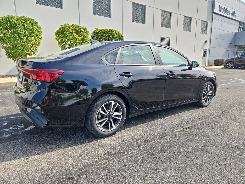Used 2024 Kia Forte LXS w/ LXS Technology Package FWD image 8