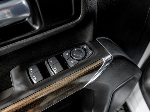 Used 2021 Chevrolet Silverado 2500 LT w/ Convenience Package image 34