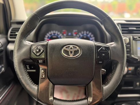 Used 2017 Toyota 4Runner TRD Off-Road Premium AWD/4WD image 35