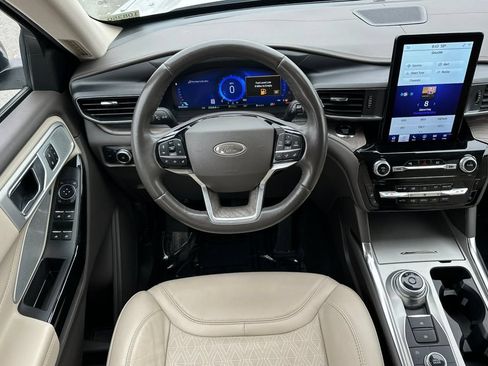Certified 2023 Ford Explorer Platinum w/ Technology Package AWD/4WD image 14