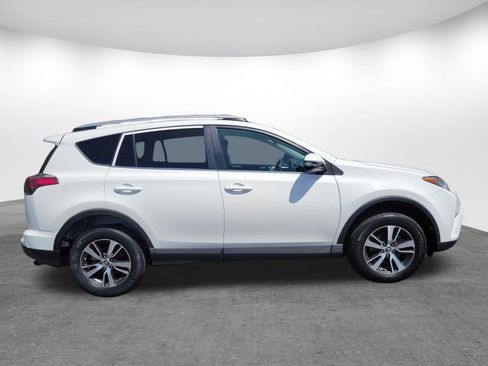 Used 2018 Toyota RAV4 XLE image 22