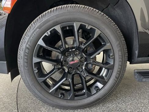 Used 2022 GMC Yukon XL Denali image 52