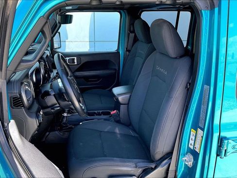 Used 2019 Jeep Wrangler Unlimited Sahara AWD/4WD image 25