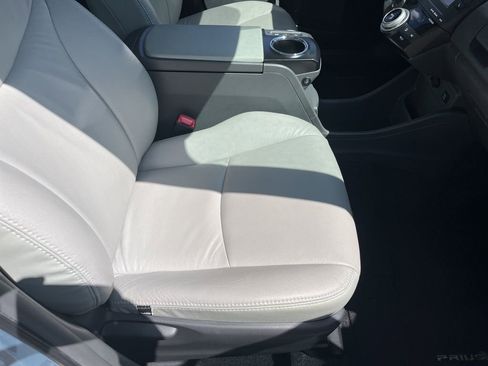 Used 2012 Toyota Prius V Three FWD image 29