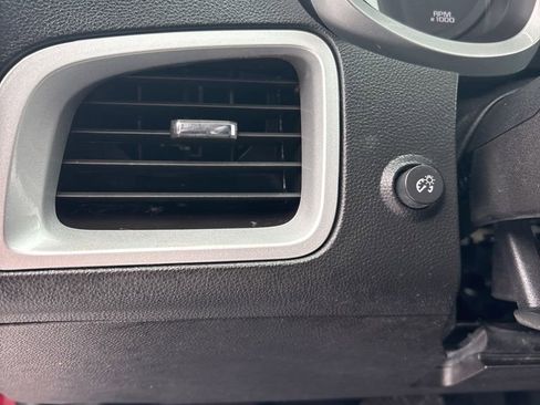 Used 2016 Chevrolet Equinox LT w/ Convenience Package image 30