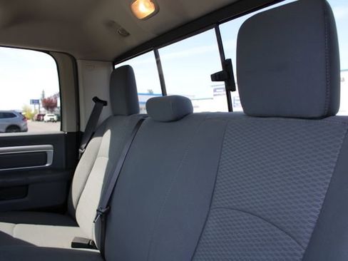 Used 2020 RAM 1500 Classic SLT AWD/4WD image 17