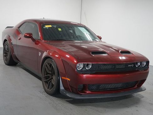 Used 2019 Dodge Challenger SRT Hellcat w/ Widebody Package RWD image 3