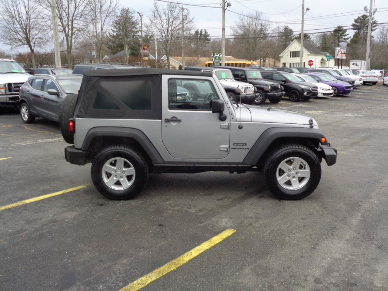 Used 2015 Jeep Wrangler Sport w/ Quick Order Package 24S AWD/4WD image 5