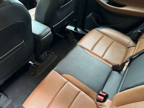 Used 2021 Buick Encore GX Essence w/ Experience Buick Package image 12