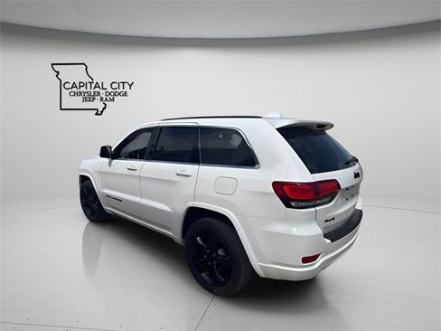 Used 2015 Jeep Grand Cherokee Altitude image 6