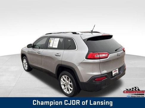 Used 2018 Jeep Cherokee Latitude image 7