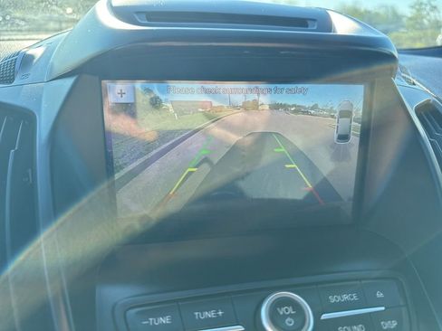 Used 2017 Ford Escape SE w/ Equipment Group 201A image 8