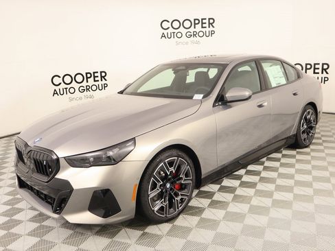 New 2025 BMW i5 xDrive40 w/ M Sport Package image 11