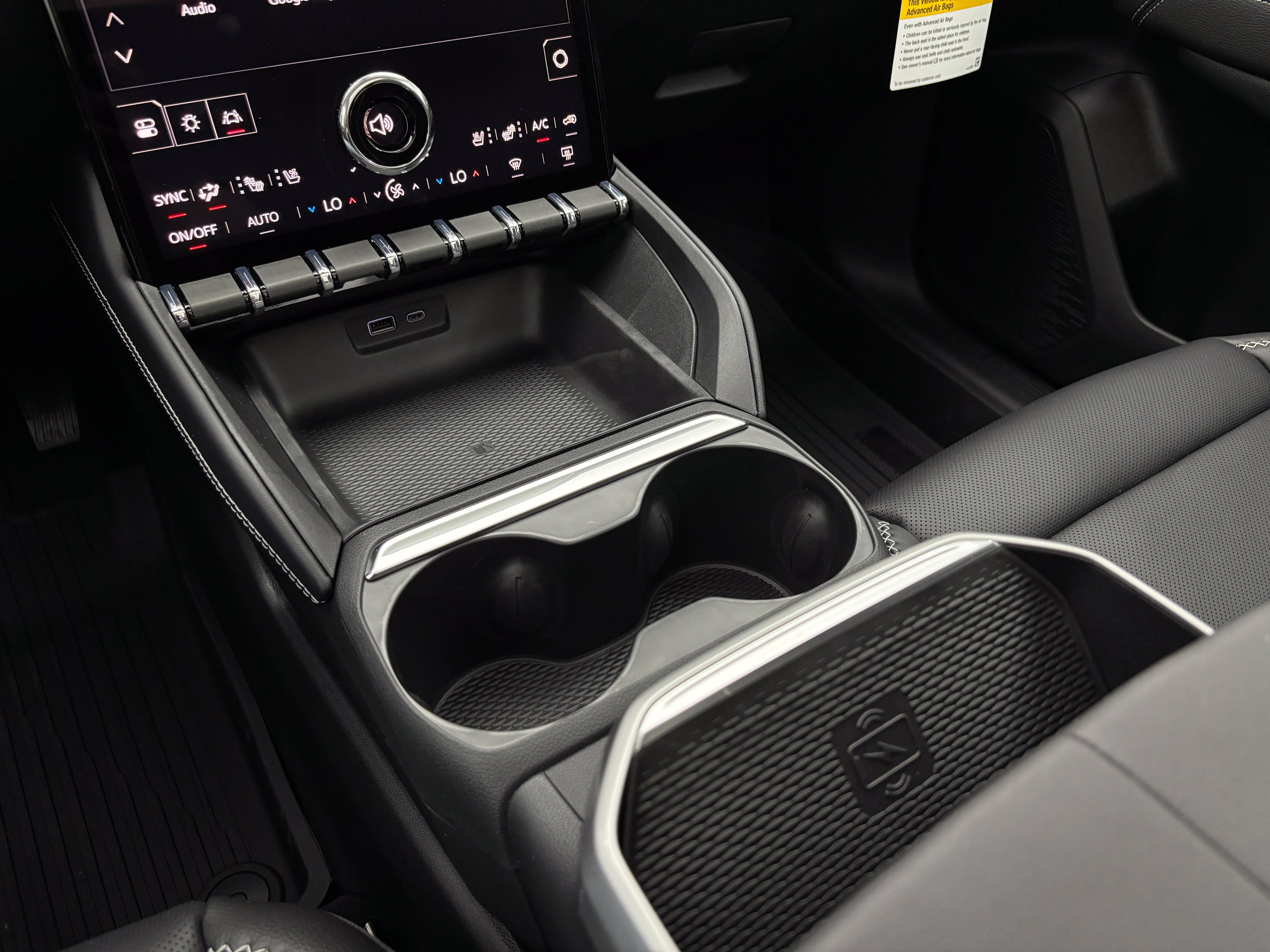 New 2027 GMC Terrain Denali w/ LPO, Floor Liner Package AWD/4WD image 31