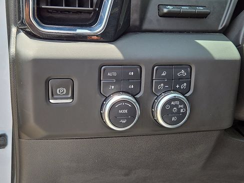 Used 2024 GMC Sierra 1500 Denali w/ Technology Package AWD/4WD image 25